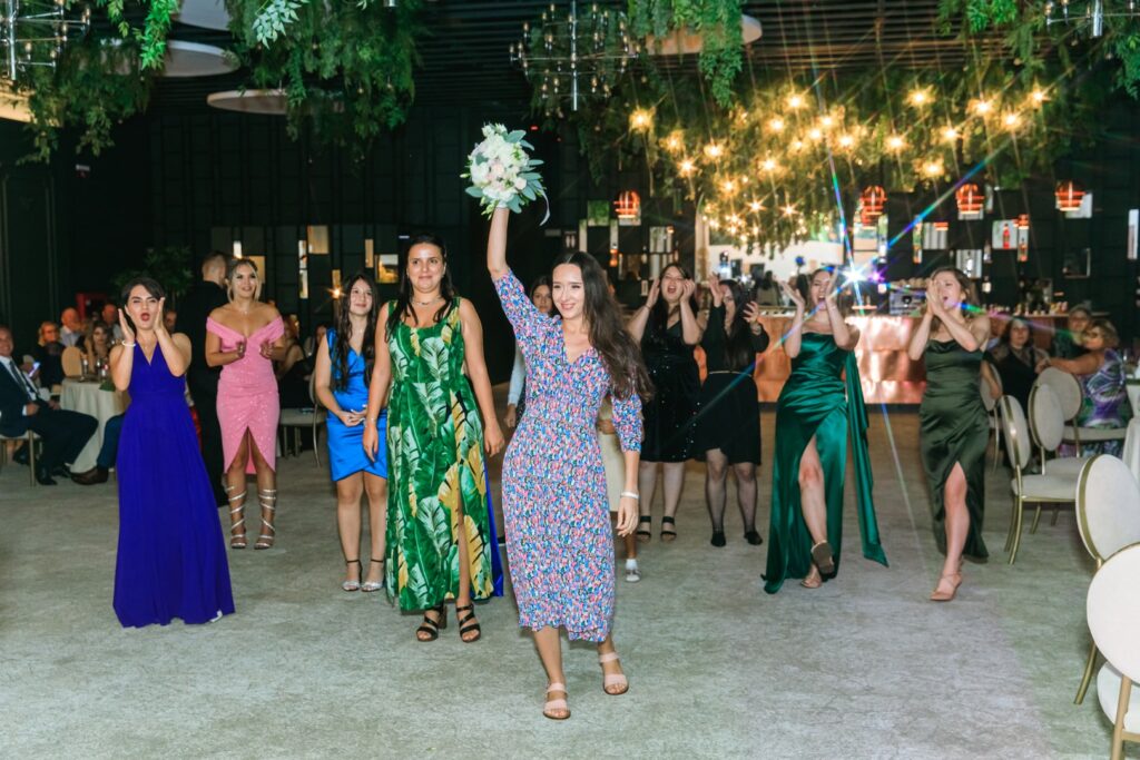 Restaurant nunta Aria events din Pitesti Fotograf videograf Buchetul miresei